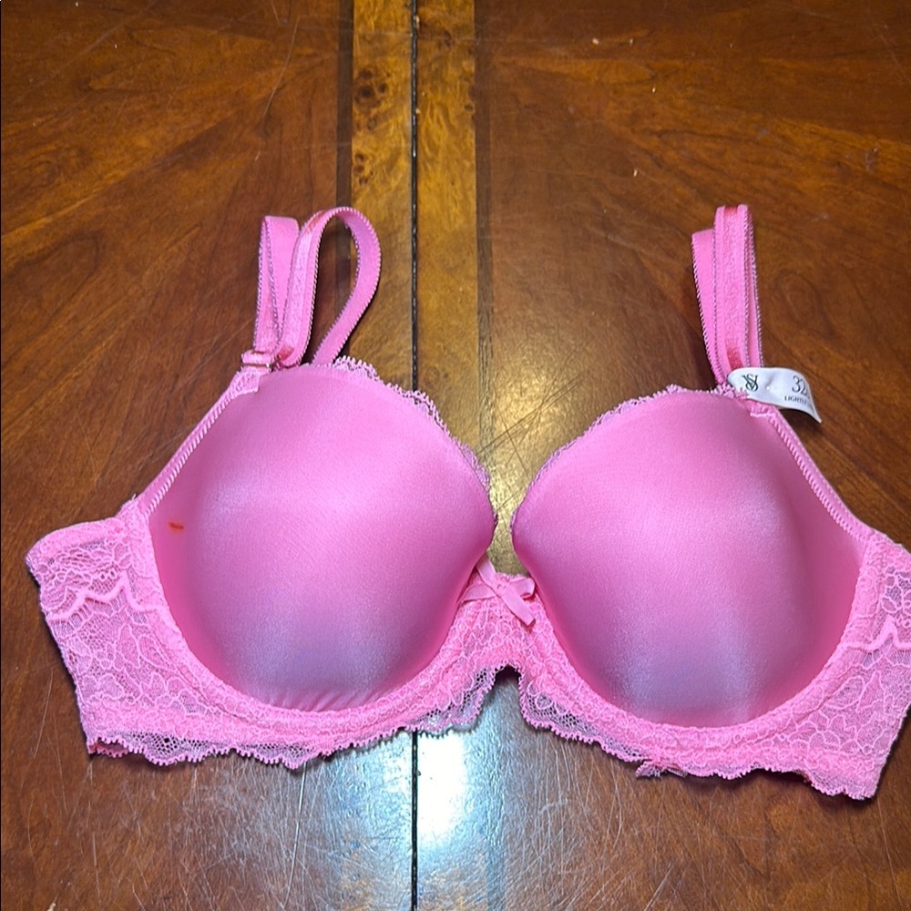 Victoria’s‎ Secret Lightly Lined pink bra 32D
